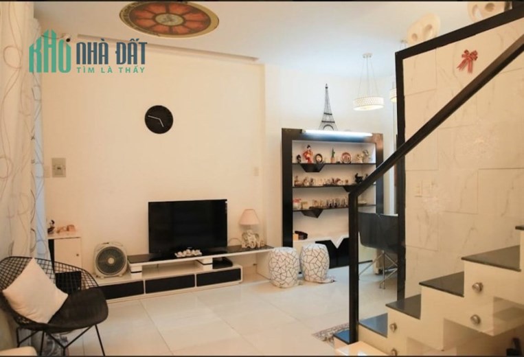 Bán Nhà HXH gần MT Hoàng Diệu, P.10 Phú Nhuận. 30m2 - 6,75 tỷ TL *PN21-30