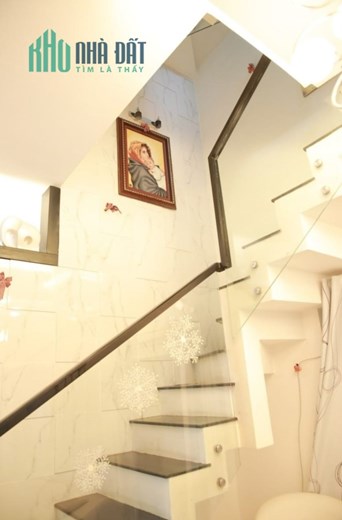Bán Nhà HXH gần MT Hoàng Diệu, P.10 Phú Nhuận. 30m2 - 6,75 tỷ TL *PN21-30