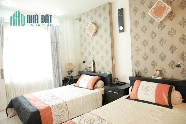 Bán Nhà HXH gần MT Hoàng Diệu, P.10 Phú Nhuận. 30m2 - 6,75 tỷ TL *PN21-30