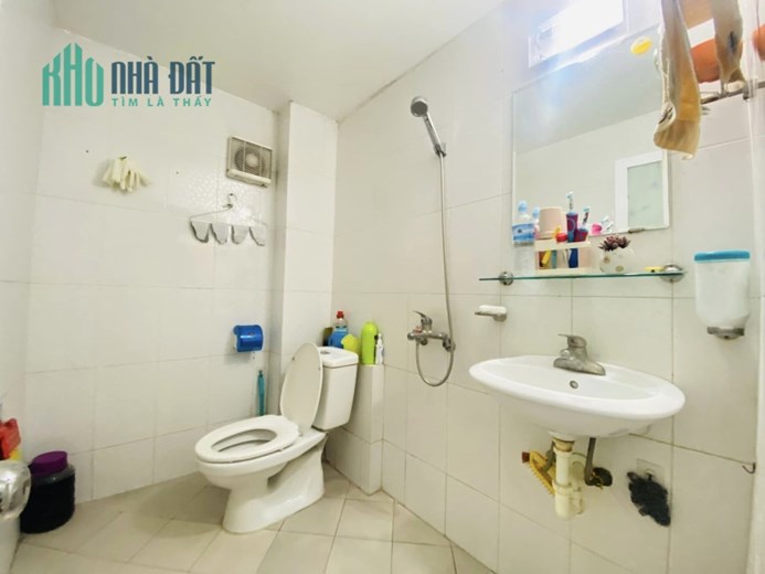 Bán nhà Hồ Tùng Mậu, Cầu Giấy, đẹp - ở luôn 33m2, 5 tầng, mt 3.8m, giá 3.6 tỷ.
