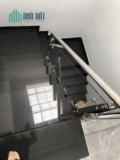 Về quê nên bán nhanh nhà HXH Quận 10, sát mặt tiền, gần Vòng xoay Ngã Bảy