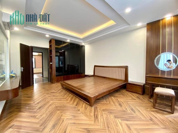 VIP nhất Ngọc Lâm Nhà Phân Lô Ôtô Tránh, Vỉa Hè, Kinh Doanh, 80m2, 5 Tầng, Nhỉnh 11 Tỷ.