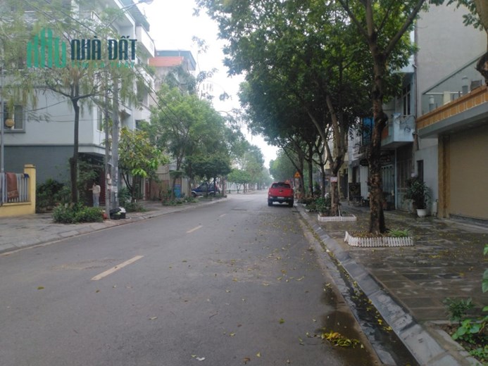 HIẾM!! Đất Lô Góc Khu Đấu Gía Việt Hưng, Vỉa Hè, Kinh doanh, 76m2, MT 17m, Gía 6,4 Tỷ.