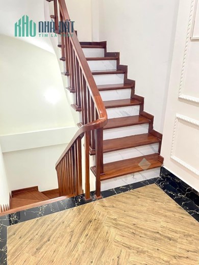 Bán Gấp nhà Lê Đức Thọ kinh doanh, ô tô, DT 30m 5 tầng giá nhỉnh 6 tỷ