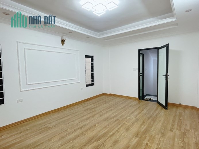 Cần  Bán nhà Phố Đặng Tiến Đông Gần  ôtô 45m MT4m 42m 5 Tg  chỉ 5,8 tỷ.