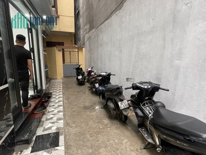 Cần  Bán nhà Phố Đặng Tiến Đông Gần  ôtô 45m MT4m 42m 5 Tg  chỉ 5,8 tỷ.
