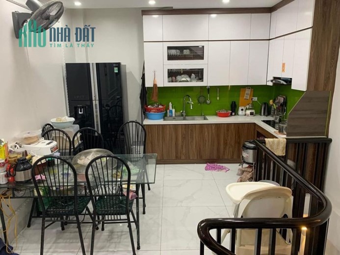 BÁN NHÀ CẦU GIẤY-45m-4NGỦ-NHÀ DÂN-TRUNG TÂM-TIỆN ÍCH-GIÁ 4TỶ