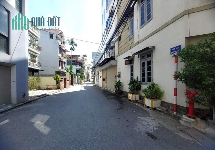 CHÍNH CHỦ GỬI BÁN GẤP,ĐẤT PHÂN  LÔ QUÂN ĐỘI, NGÕ 163 TƯ ĐÌNH,, Ô TÔ TRÁNH ĐỖ VÀO NHÀ ,135M2, 4.5M,