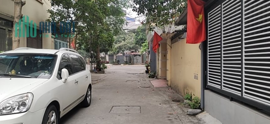 CHÍNH CHỦ GỬI BÁN GẤP,ĐẤT PHÂN  LÔ QUÂN ĐỘI, NGÕ 163 TƯ ĐÌNH,, Ô TÔ TRÁNH ĐỖ VÀO NHÀ ,135M2, 4.5M,