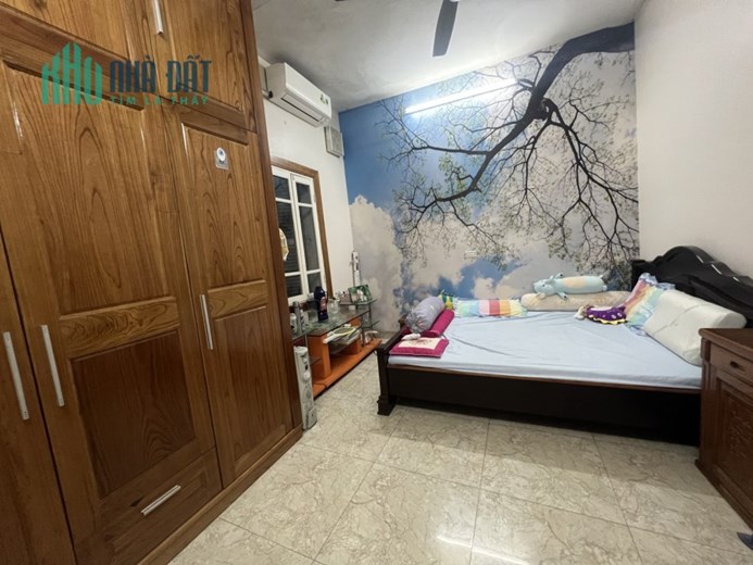 SƠN TÂY BA ĐÌNH SÁT PHỐ 23M 5T 3PN GIÁ CHỈ 2.6 TỶ