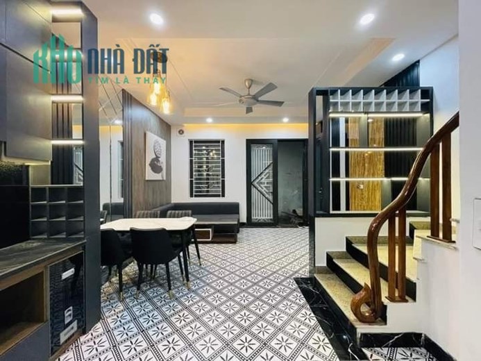 Bán Nhà #HUỲNH_THÚC_KHÁNG 50m2. CÓ GARA. Ô TÔ ĐỖ CỬA. Đẹp Như Khách Sạn. Nội Thất Cao Cấp 7.32TỶ