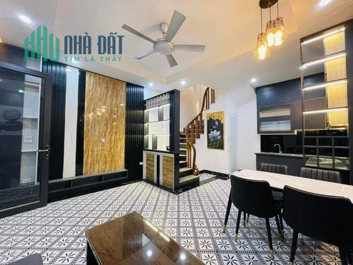 Bán Nhà #HUỲNH_THÚC_KHÁNG 50m2. CÓ GARA. Ô TÔ ĐỖ CỬA. Đẹp Như Khách Sạn. Nội Thất Cao Cấp 7.32TỶ