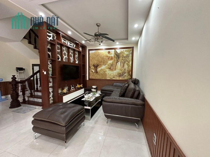 Cho Thuê Cả Nhà Văn Cao 5 ngủ khép kín Quá Hợp Lý