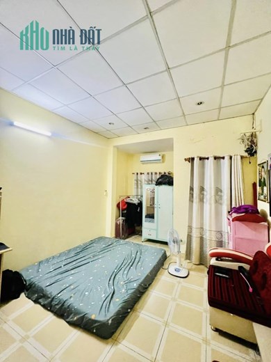 Bán gấp nhà Điện Biên Phủ, Quận 10, 4 tầng, gần Học viện Hành chính