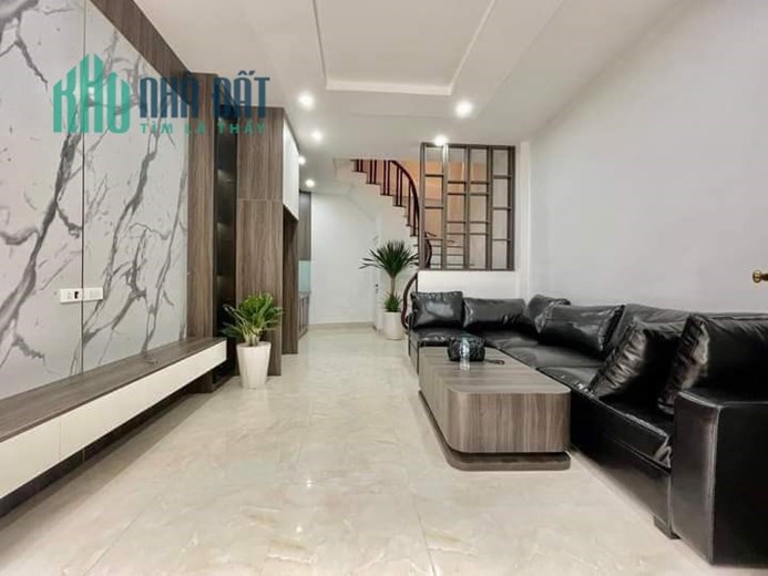 BÁN NHÀ PHỐ NGUYỄN SƠN, DT 92M, 5T, 7.5 TỶ, Ô TÔ NGỦ TRONG NHÀ, DIỆN TÍCH RỘNG, GIÁ RẺ
