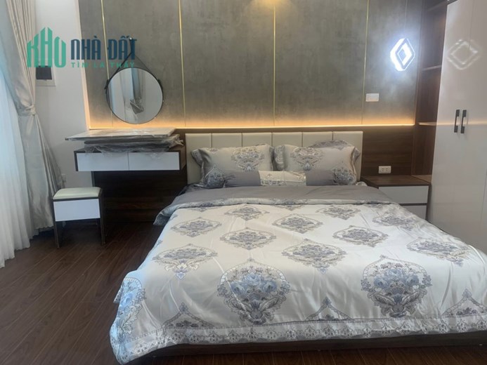 BÁN NHÀ PHỐ BỒ ĐỀ, DT 50M, 5T, 6.5 TỶ, NHÀ MỚI, Ô TÔ VÀO NHÀ, TIỆN ÍCH SUNG QUANH