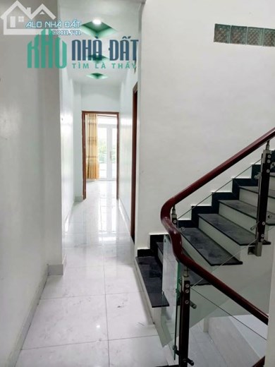 bán gấp nhà linh chiều thủ đức 1ty590 2 lầu 100m2