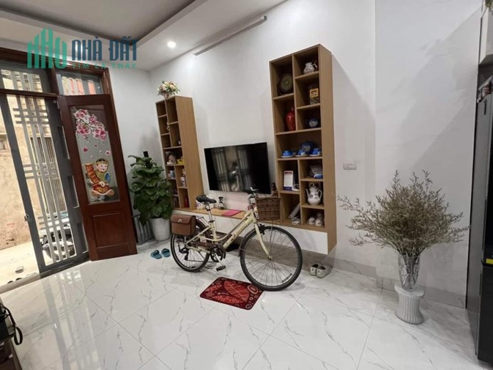 Ngõ 173 An Dương Vương
Nhà siêu đẹp - phong thủy tốt, chủ thăng quan phát tài. Giá chỉ nhỉnh 5