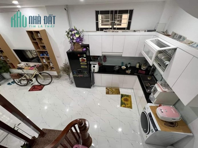 Ngõ 173 An Dương Vương
Nhà siêu đẹp - phong thủy tốt, chủ thăng quan phát tài. Giá chỉ nhỉnh 5