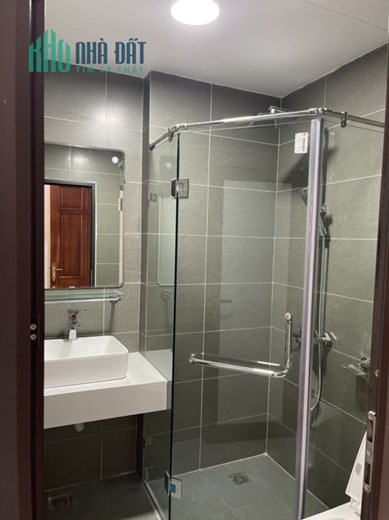 Tôi cần bán nhà ngõ 76 phố Lạc Long Quân, Tây Hồ – 56m2, Mt 6.2 - 4 tỷ 7