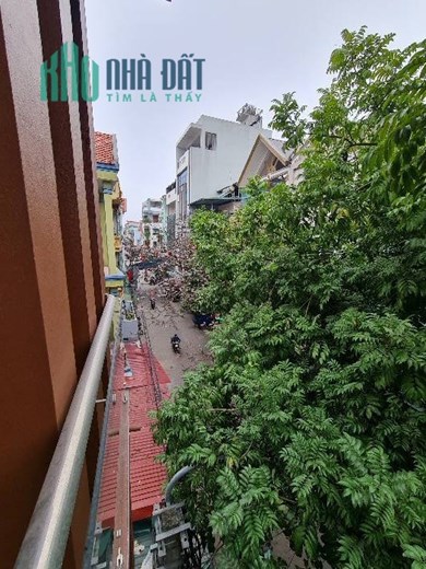 Chủ  nhiều nhà cần bán bớt Dt: 80m, MT: 6.5m, giá Nhỉnh 7,5 tỷ