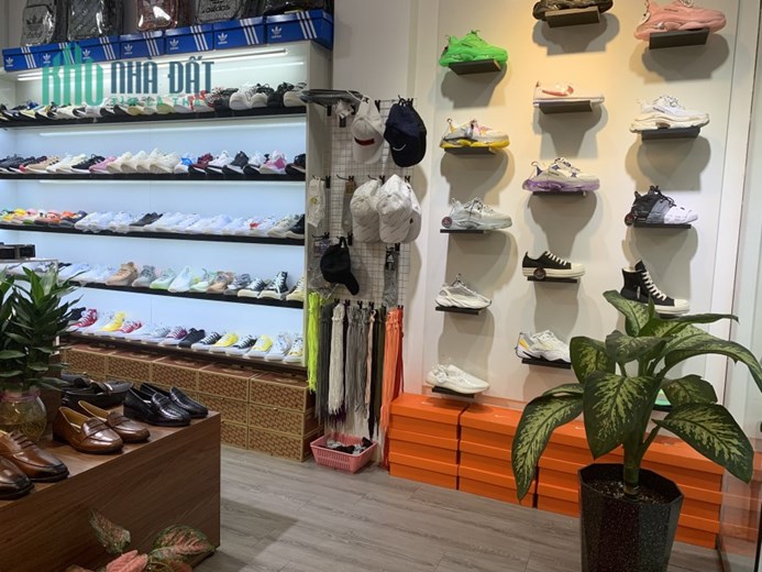Nhà có việc nên e sang nhượng lại bộ đồ liên quan đến shop