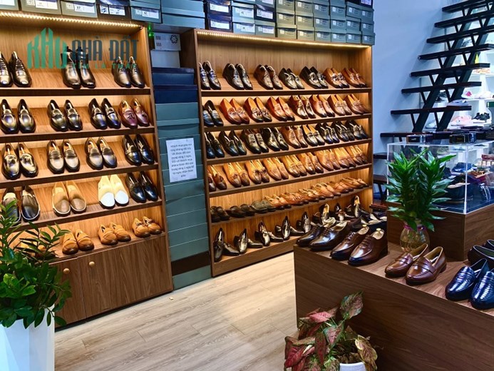 Nhà có việc nên e sang nhượng lại bộ đồ liên quan đến shop