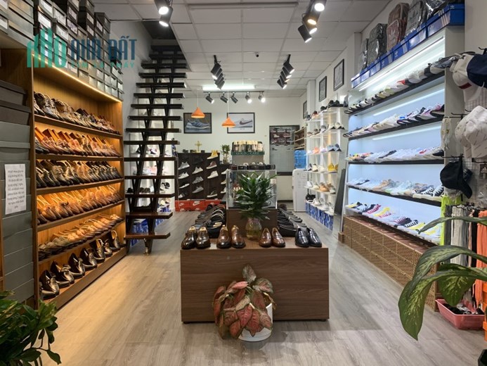 Nhà có việc nên e sang nhượng lại bộ đồ liên quan đến shop
