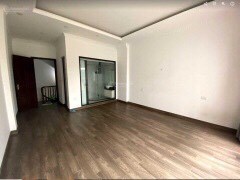 Chính chủ cho thuê nhà Âu Cơ, 100m2x 4 tầng, ô tô tránh, mới đẹp, kinh doanh vip, giá chỉ 25tr