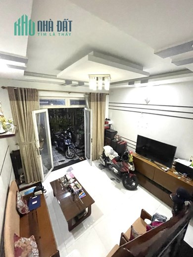 Hẻm Xe Tải Chế Lan Viên, Tân Phú, 60m2, 3 Tầng, 3PN, Giá 6,5 tỷ