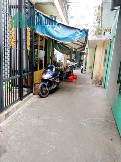 Nhà bán 2 mặt hẻm Hưng Phú P8Q8 - Giá : 2 Tỷ 950 (Thương lượng)
