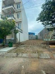 Bán nhà Lô Đất Mặt tiền đường Lê Đình Lý, Quận Hải Châu, DT 85 m2, Gần Sân bay Đà Nẵng. Đường 10m5.