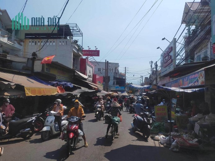 Bán Gấp: Nhà Ngay Chợ Trại Bò, Đường Hoàng Bá Bích, Phường Long Bình.