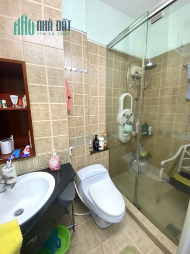 Xe tải đầu cổng nhà 4 tầng cứng cáp 5PN ngang 5 chỉ nhỉnh 6 tỷ