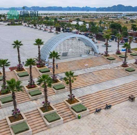 Bán khách sạn 5* trung tâm Bãi Cháy- Hạ Long, 32 phòng, đi bộ 2p ra bãi tắm, cạnh công viên Sun