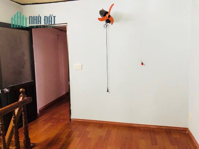 Cách vài bước chân lên xế hộp, hẻm thông tứ tung chỉ qua quận 1 và Phú Nhuận 10phút, sổ nở hậu.