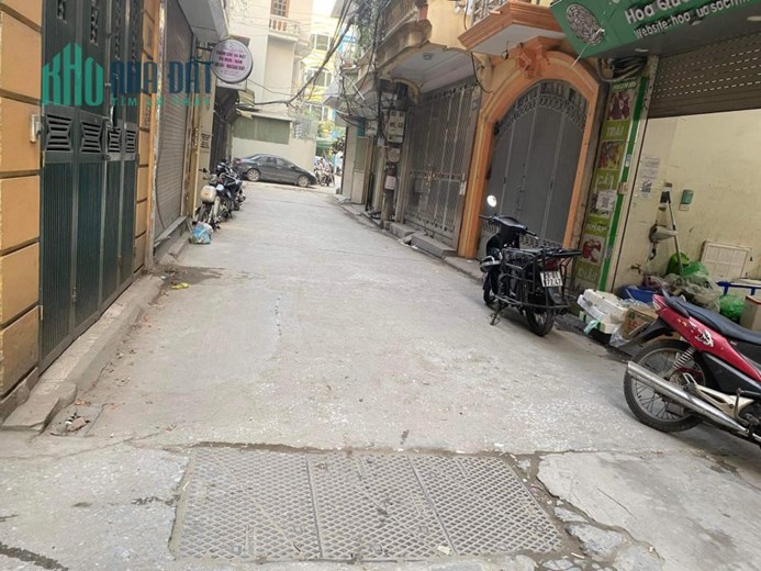 SIÊU HIẾM !! BÁN NHÀ Cát Linh Đống Đa 37m2, 5 tầng, Ngõ thông thoáng DÂN TỰ XÂY chỉ 4.4 tỷ ở ngay