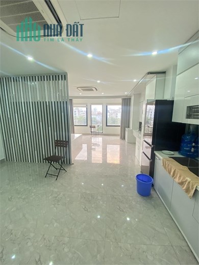 Bán nhà phố Lê Văn Lương, ô tô tránh, vỉa hè, 8 tầng thang máy, DT 42m2, 18 tỷ.