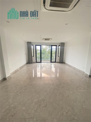 Bán nhà phố Lê Văn Lương, ô tô tránh, vỉa hè, 8 tầng thang máy, DT 42m2, 18 tỷ.