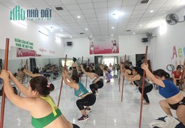 Vì chuẩn bị sinh e bé nên k có người qản lý câu lạc bộ. Cần sang lại mặt bằng