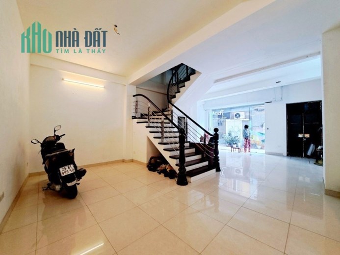 Bán nhà mới Tôn Đức Thắng 35m2 2 thoáng, 100 m ra ngã tư Tôn Đức Thắng, Xã Đàn, 5 tỷ LH 0966037496