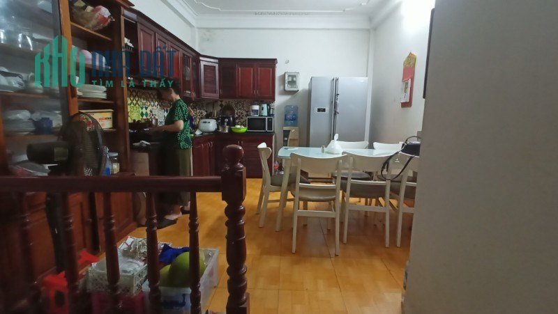 Bán nhà LÔ GÓC Tôn Đức Thắng, 25m2 x 5T, MT 3m, 2.7 tỷ, lh 0966037496