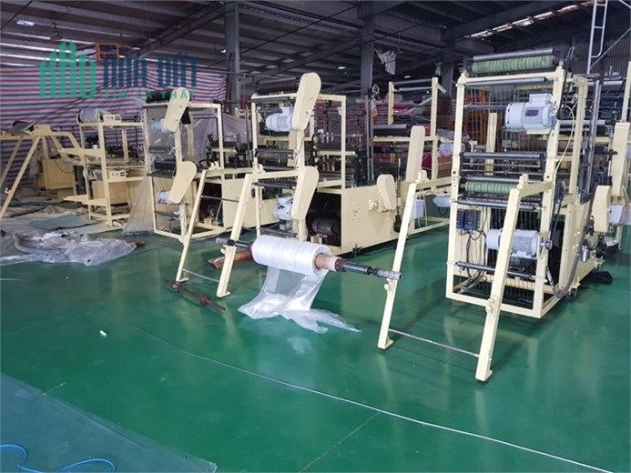 Cty SX nhựa, Bến Cát BD, bán toàn bộ máy móc hiện đại và cổ phần cty, mua bán nhanh lẹ