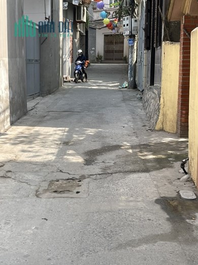 BÁN ĐẤT PHỐ NGỌC LÂM, DT 51M, CÓ 2.5 TỶ, HÀNG HIẾM, GÁI RẺ