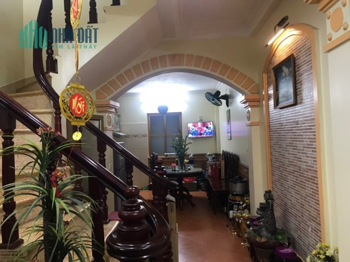 Cho thuê nhà nguyên căn Vũ Xuân Thiều, Sài Đồng, Long Biên. 45m2 *  4 tầng * full nội thất