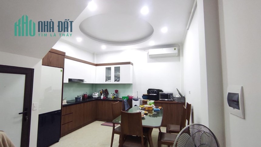 Bán nhà Ngọc Lâm, Long biên. Nhà mới xây với thiết kế tinh tế, hiện đại, tối ưu công năng sử dụng,