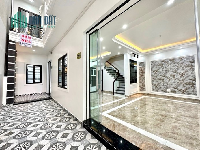 Một căn nhà xây mới 4 tầng ngõ cực nông, diện tích 46m, mới tinh sang xịn GIÁ 2.7 tỉ tại Thư Trung
