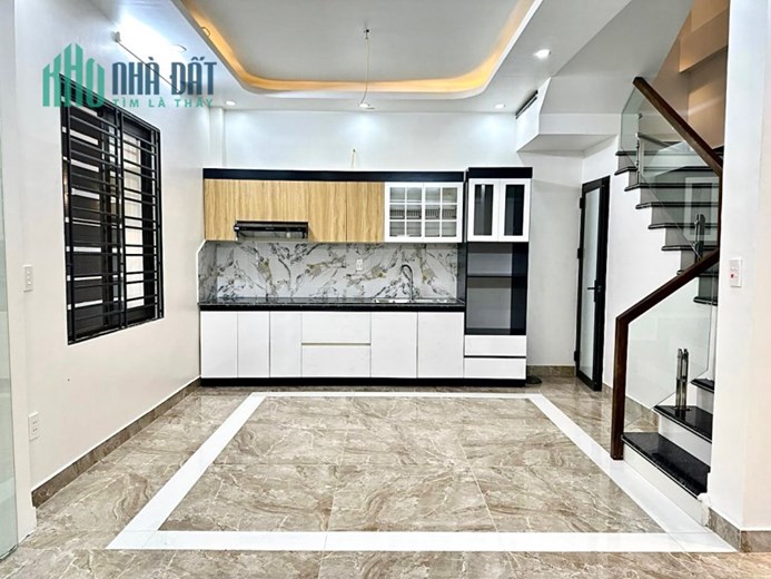 Một căn nhà xây mới 4 tầng ngõ cực nông, diện tích 46m, mới tinh sang xịn GIÁ 2.7 tỉ tại Thư Trung