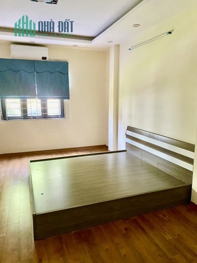 Bán nhà Nam Dư, Lĩnh Nam, 45m2, 5T, Full nội thất,Ô tô đỗ cửa, View Hồ, Nhỉnh 3 tỷ