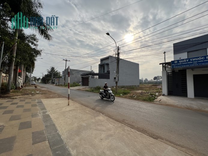 Đất ngộp bán gấp 5x27m Full Thổ Mặt Tiền đường nhựa TP Long Khánh